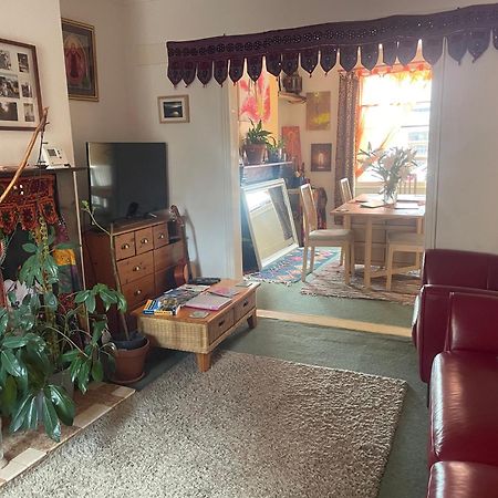 Homestay In The Heart Of Avalon Glastonbury Exterior photo
