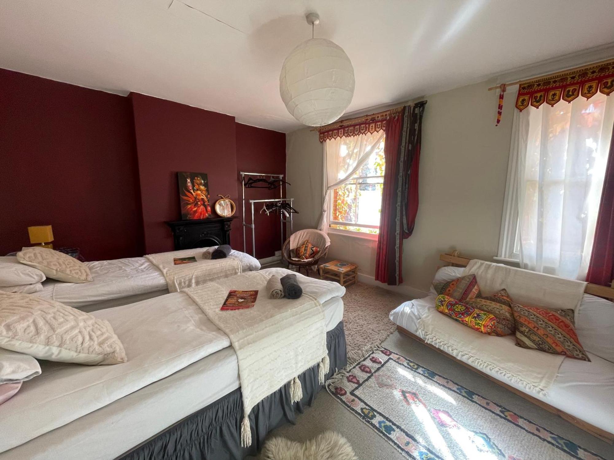 Homestay In The Heart Of Avalon Glastonbury Exterior photo